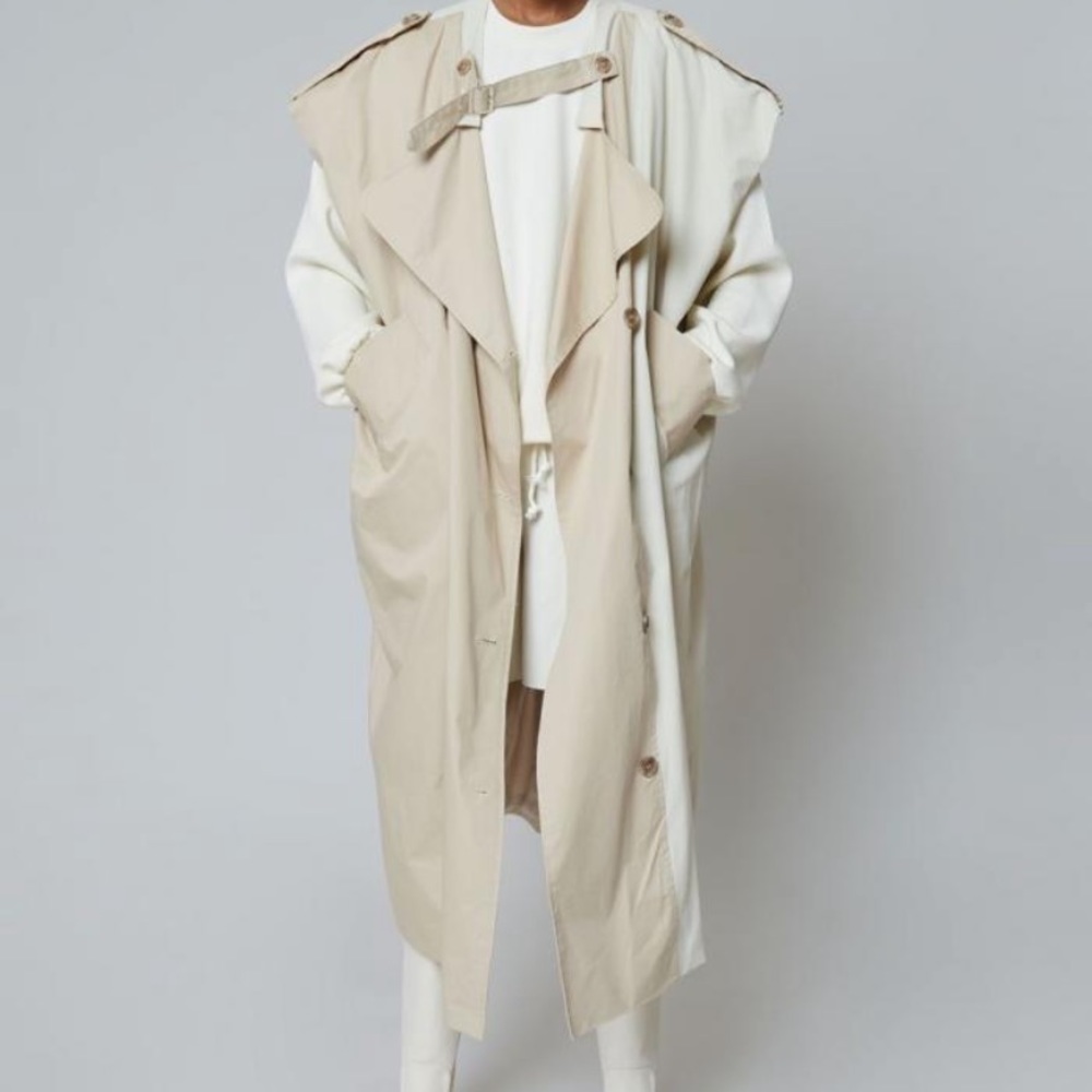 Sleeveless trench from Frankie Shop.
